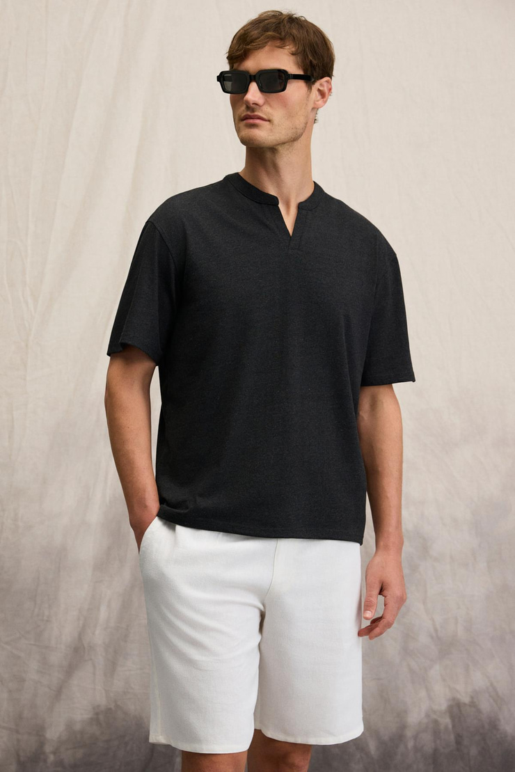 TUOMO Erkek Hakim Yaka Kısa Patlı Kısa Kollu Relaxed Fit Siyah T-Shirt