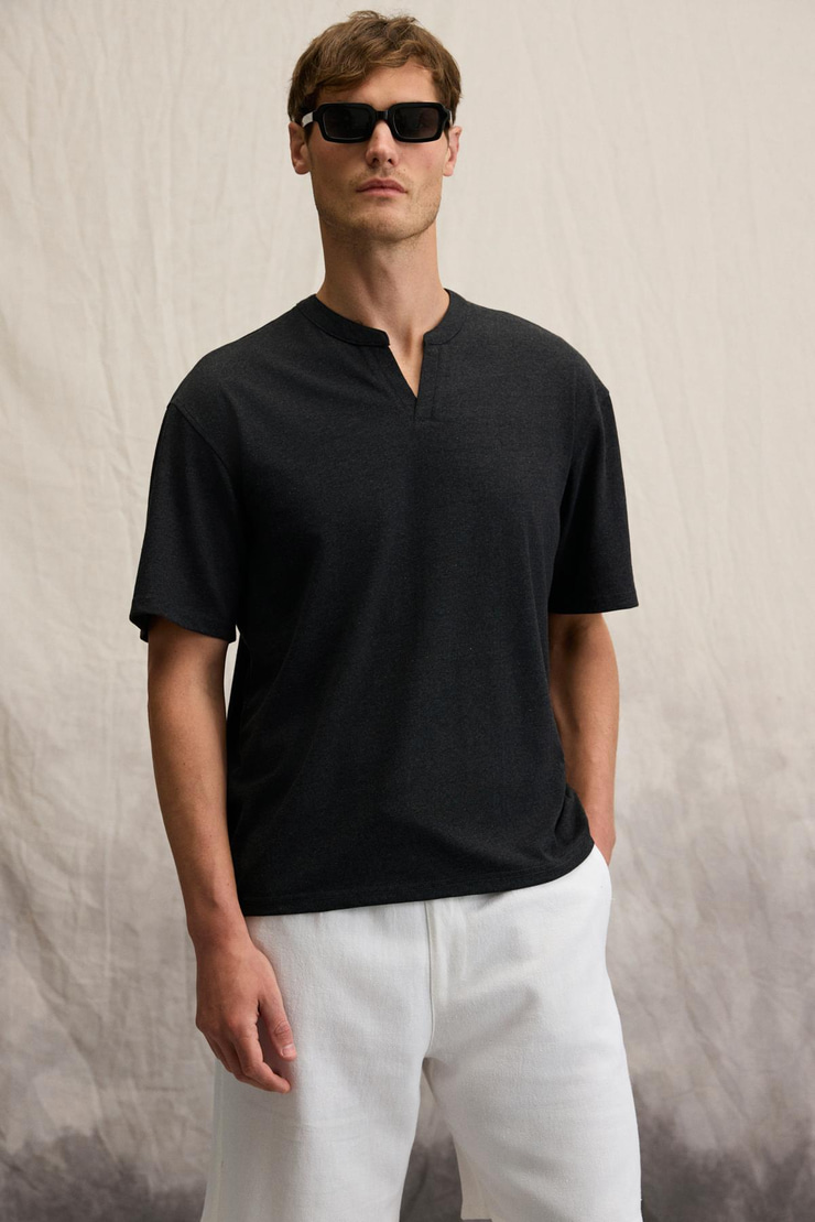 TUOMO Erkek Hakim Yaka Kısa Patlı Kısa Kollu Relaxed Fit Siyah T-Shirt