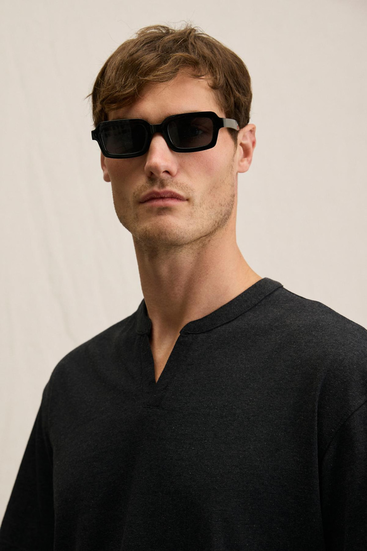 TUOMO Erkek Hakim Yaka Kısa Patlı Kısa Kollu Relaxed Fit Siyah T-Shirt