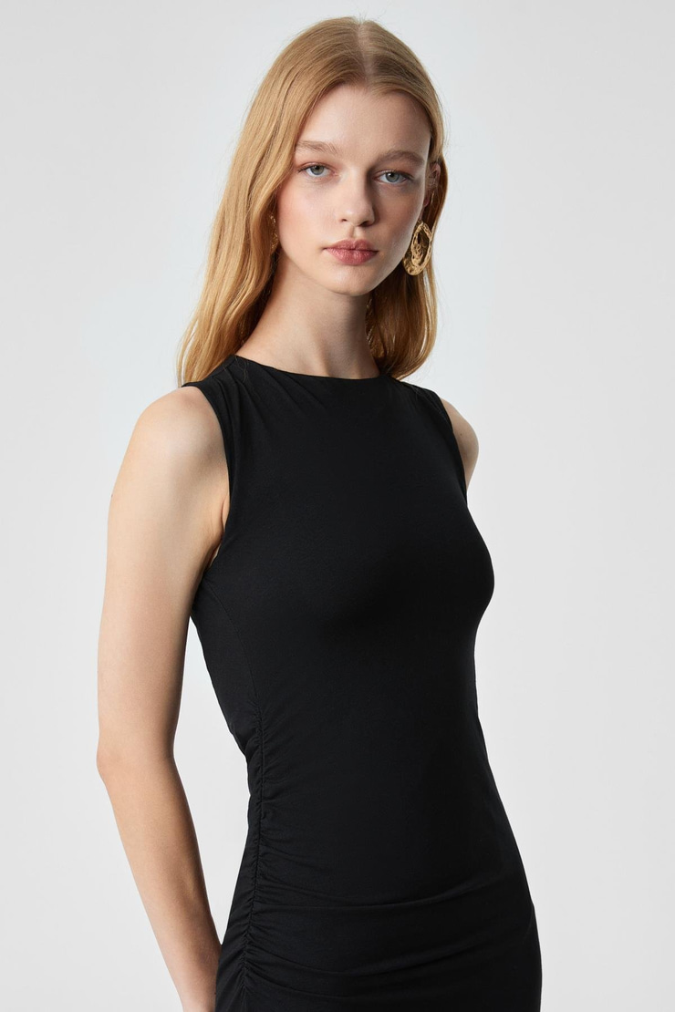 UWEN Kadın Slim Kayık Yaka Kolsuz İnce Astarlı Uzun Siyah Elbise