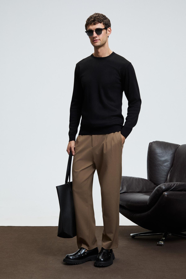 VAREX Erkek Yuvarlak Yaka Basic Slim Fit Triko Siyah Kazak