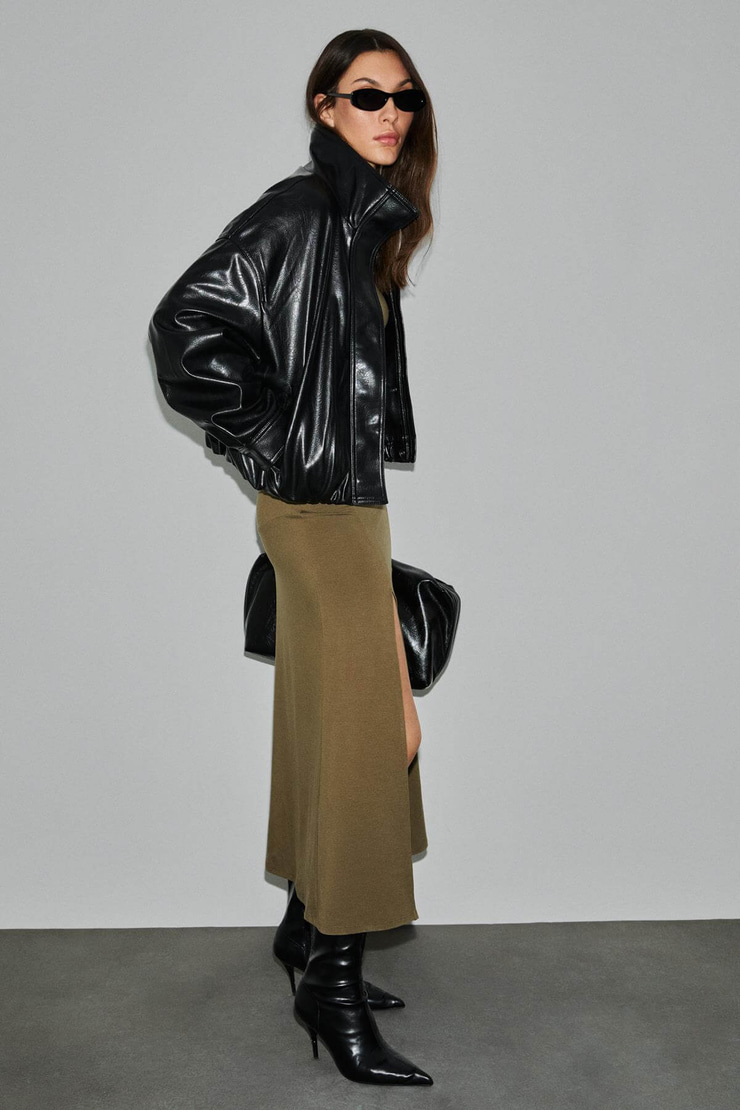 VISSER Kadın Yumuşak Ve Esnek Kumaşlı Düşük Omuzlu Yuvarlak Yakalı Önü Yırtmaçlı Haki Elbise