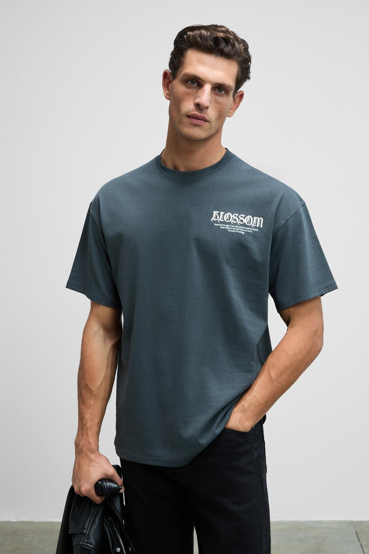 VORTEX Erkek Göğsü Nakışlı Sırtı Baskılı %100 Organik Pamuk Oversize Fit Bisiklet Yaka Antrasit T-Shirt