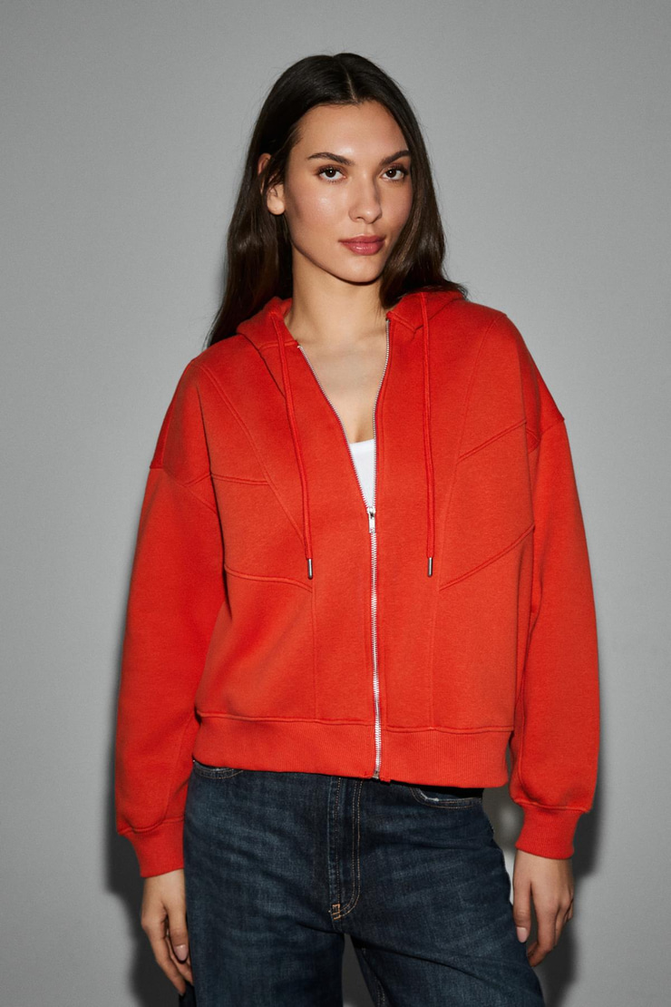 VYSELLE Kadın Önü Kesikli Metal Fermuarlı Kapüşonlu Etiket Detaylı Oversize Kırmızı Sweatshirt