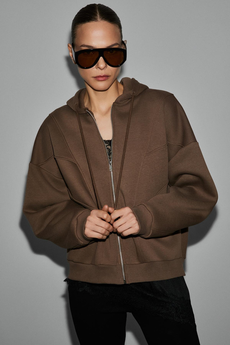 VYSELLE Kadın Önü Kesikli Metal Fermuarlı Kapüşonlu Etiket Detaylı Oversize Acı Kahve Sweatshirt