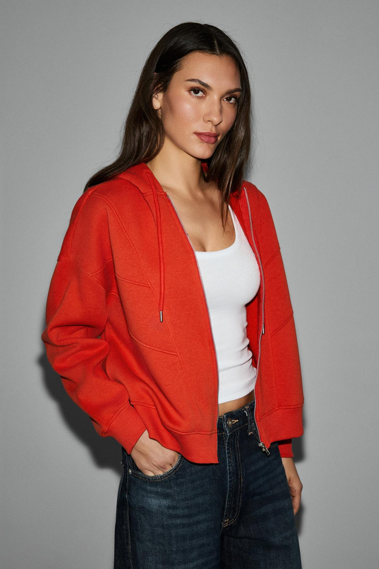 VYSELLE Kadın Önü Kesikli Metal Fermuarlı Kapüşonlu Etiket Detaylı Oversize Kırmızı Sweatshirt