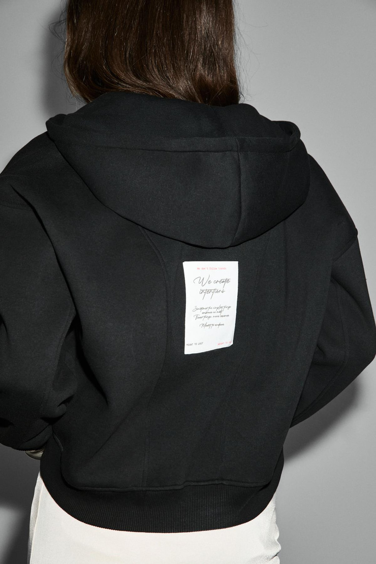 VYSELLE Kadın Önü Kesikli Metal Fermuarlı Kapüşonlu Etiket Detaylı Oversize Siyah Sweatshirt