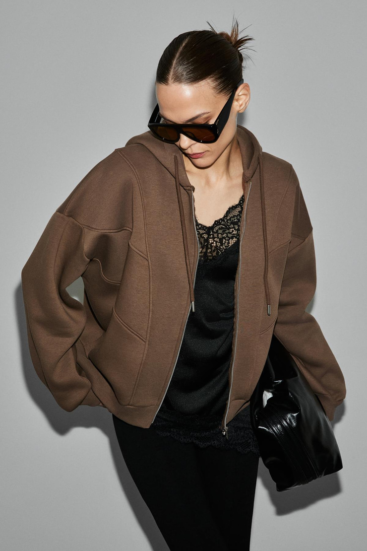 VYSELLE Kadın Önü Kesikli Metal Fermuarlı Kapüşonlu Etiket Detaylı Oversize Acı Kahve Sweatshirt