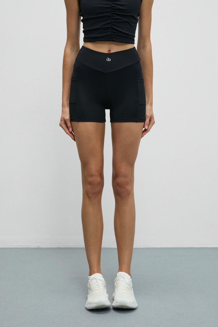 ZEYNNES Kadın Yumuşak Ve Esnek Dokulu Yandan Cepli Kısa Siyah Tayt