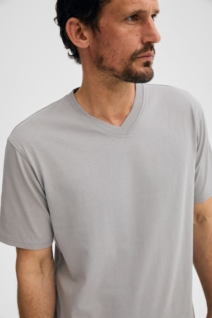 ALMERI Erkek %100 Pamuk Yumuşak Kumaşlı V Yakalı Gri T-Shirt