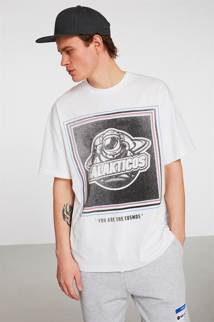 ANDROMEDA GALAKTICOS Erkek Beyaz Baskılı Yuvarlak Yaka Oversize T-Shirt