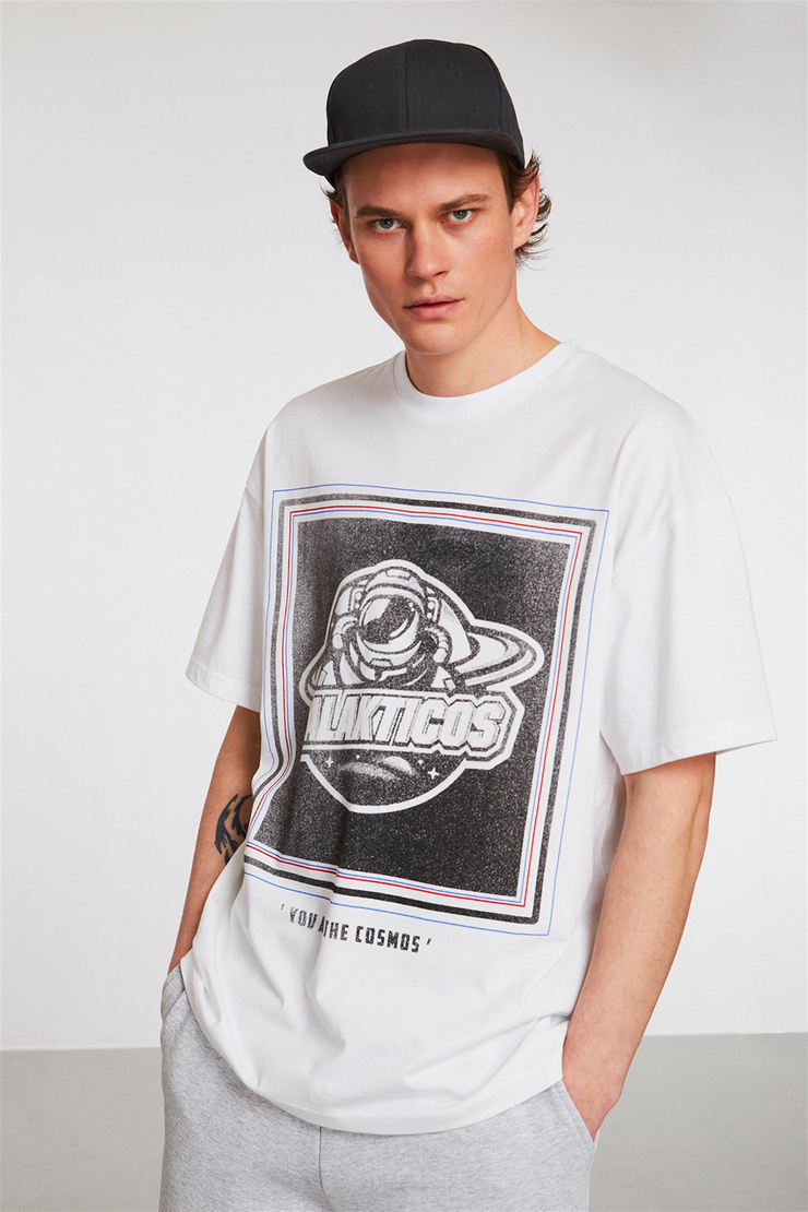 ANDROMEDA GALAKTICOS Erkek Beyaz Baskılı Yuvarlak Yaka Oversize T-Shirt