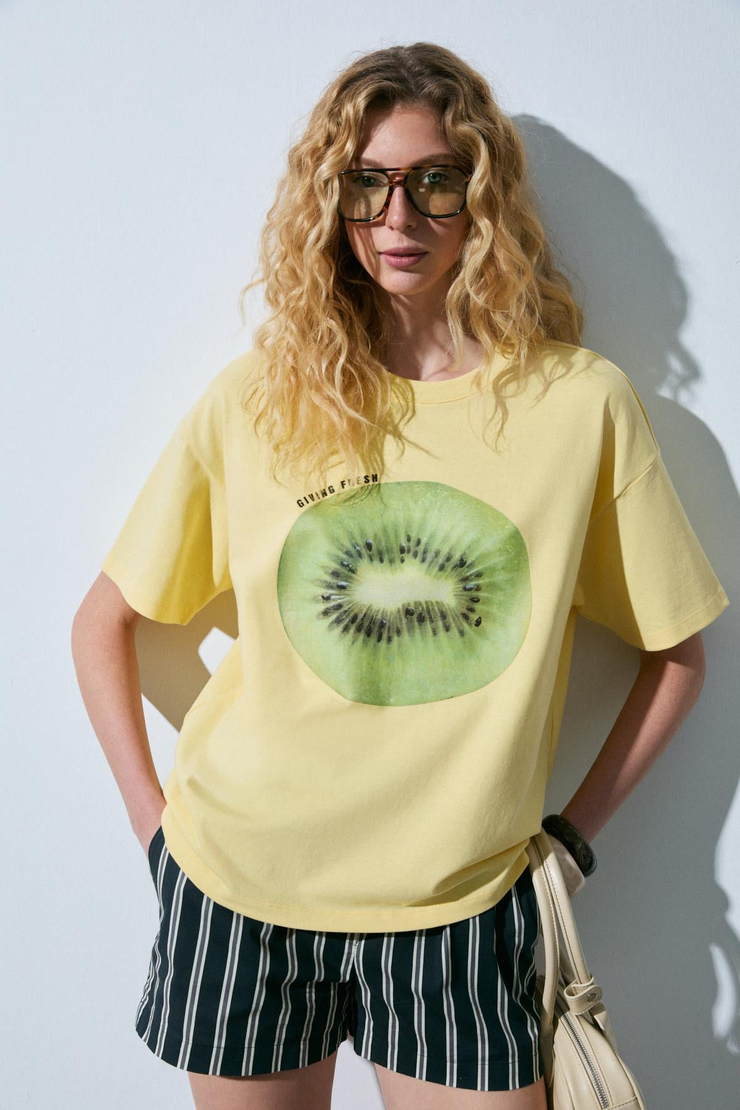 ASTERIVE Kadın Organik Pamuklu Baskılı Bisiklet Yaka Oversıze Sarı T-Shirt