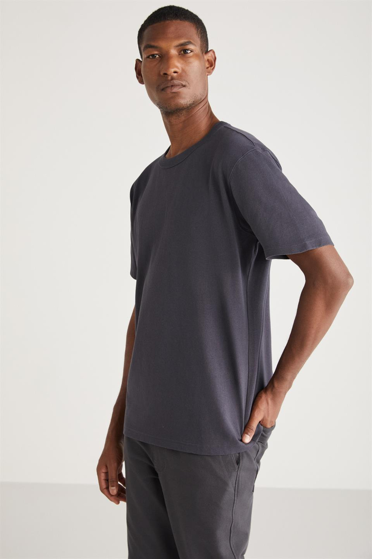 ASTONS Basic Relaxed Koyu Gri Tekli T-Shirt