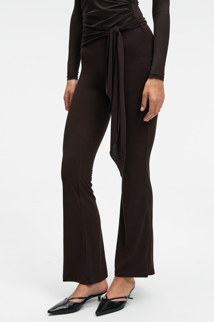AYSHUR Kadın Esnek Kumaşlı Kemer Detaylı Geniş Paçalı Slim Fit Koyu Kahverengi Pantolon