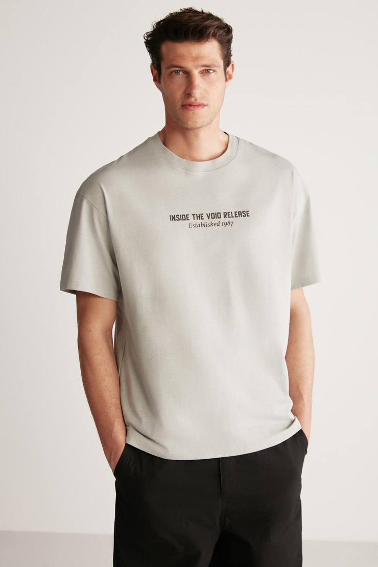 BASTIAN Erkek Sırt Baskı Detaylı Oversize %100 Organik Pamuk Örme Kısa Kol Gri T-Shirt