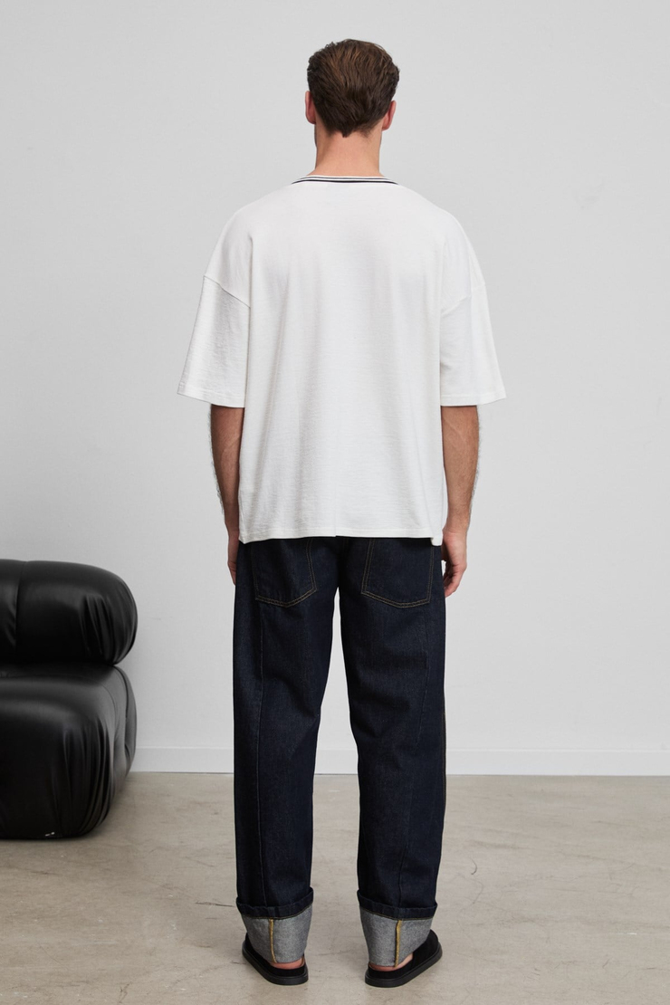 CADIZ Erkek %100 Organik Pamuklu Kontrast V Yakalı Nakış Detaylı Beyaz T-Shirt