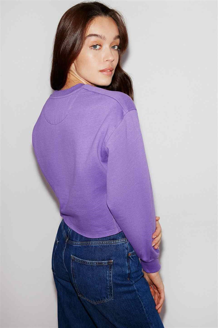 CLARA Kadın Mor Kolej Aplikeli Yuvarlak Yaka Crop Fit Sweatshirt
