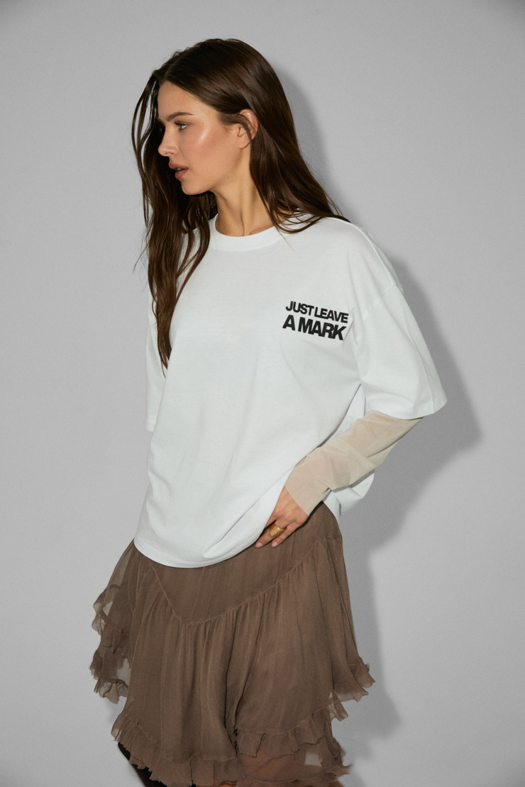 COLENYA Kadın Kolları Tül Kumaşlı Baskı Detaylı Regular Beyaz T-Shirt