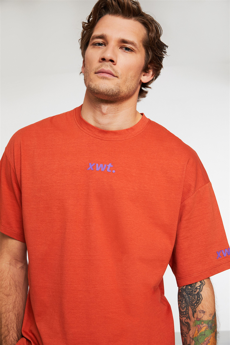 COMMUTE Erkek Kiremit Rengi Baskılı Yuvarlak Yaka Oversize T-Shirt
