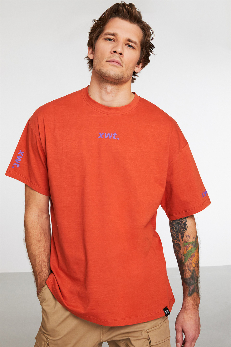 COMMUTE Erkek Kiremit Rengi Baskılı Yuvarlak Yaka Oversize T-Shirt