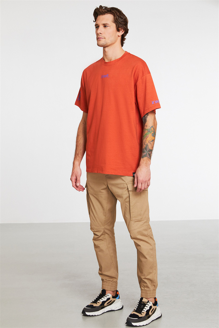 COMMUTE Erkek Kiremit Rengi Baskılı Yuvarlak Yaka Oversize T-Shirt