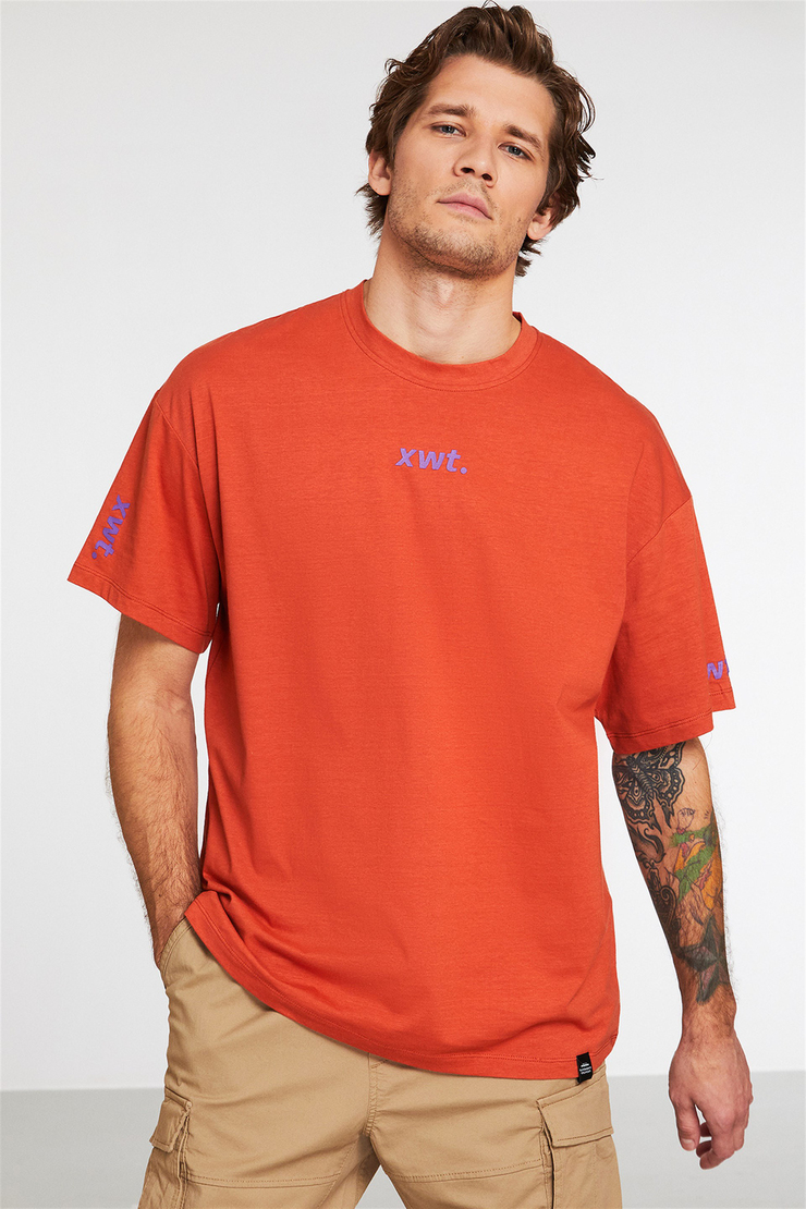 COMMUTE Erkek Kiremit Rengi Baskılı Yuvarlak Yaka Oversize T-Shirt