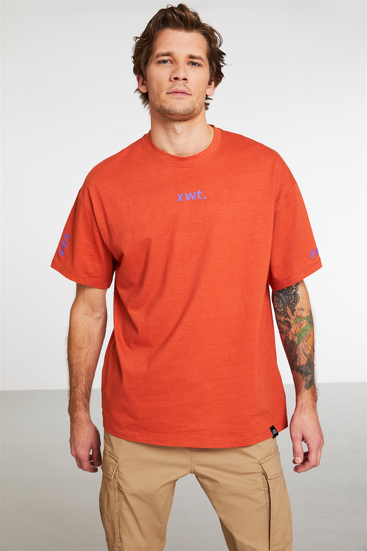COMMUTE Erkek Kiremit Rengi Baskılı Yuvarlak Yaka Oversize T-Shirt