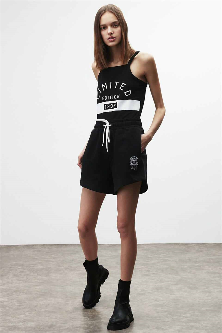 DEMI Kadın Siyah Nakışlı-İşlemeli  Comfort Fit Şort&Bermuda