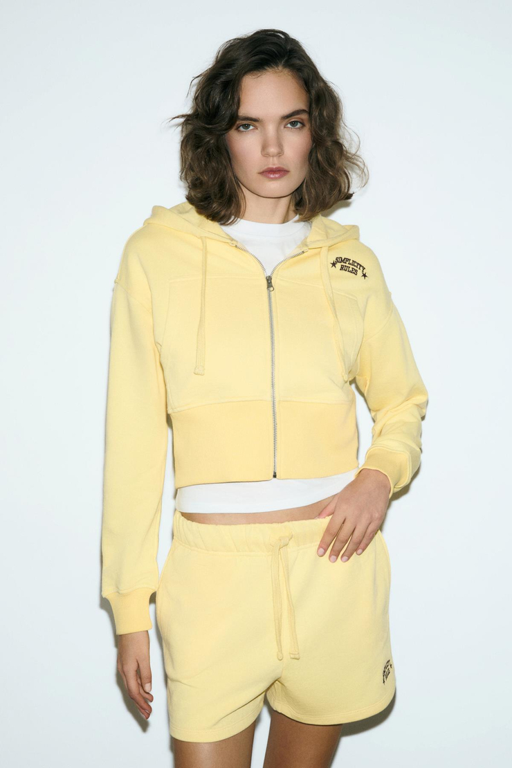 ELARA Kadın Metal Fermuarlı Nakışlı Kapüşonlu Crop Sarı Sweatshirt