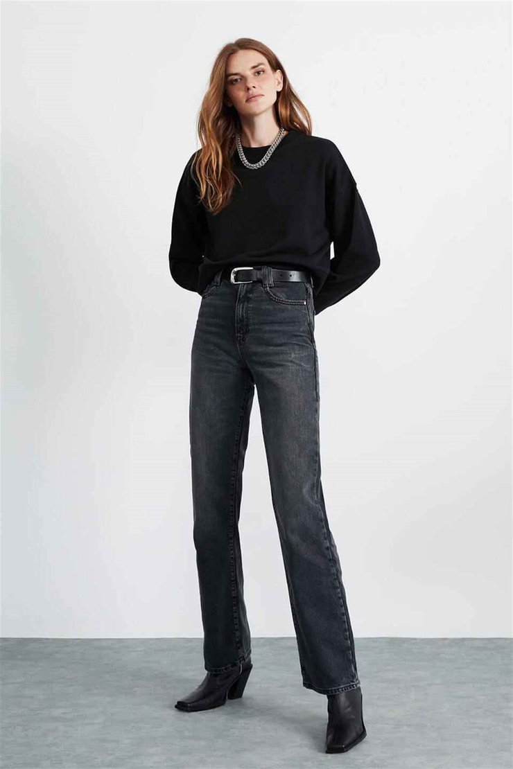 ELIZABETH Kadın Siyah Düz Renk Yuvarlak Yaka Comfort Fit Sweatshirt