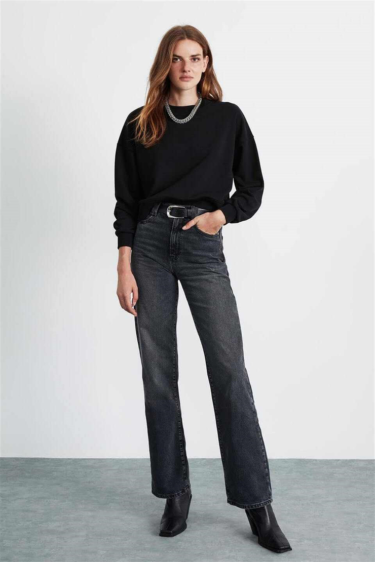 ELIZABETH Kadın Siyah Düz Renk Yuvarlak Yaka Comfort Fit Sweatshirt