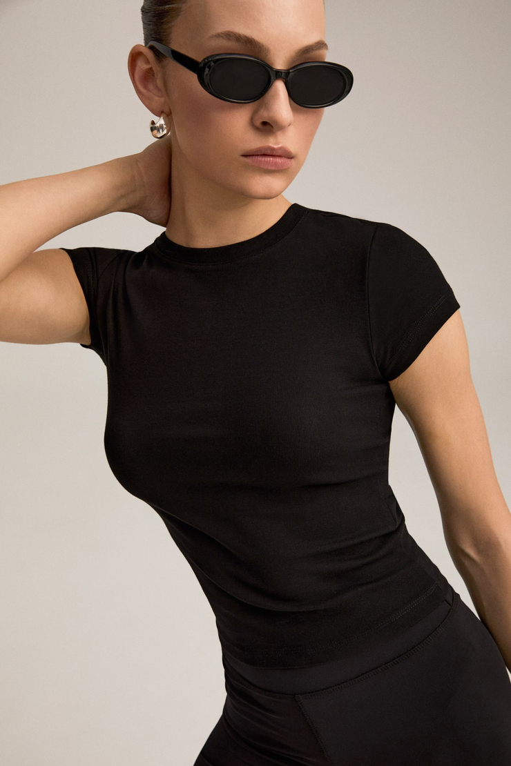 EMERYA Kadın Yuvarlak Yaka Örme Slim Fit Siyah T-Shirt