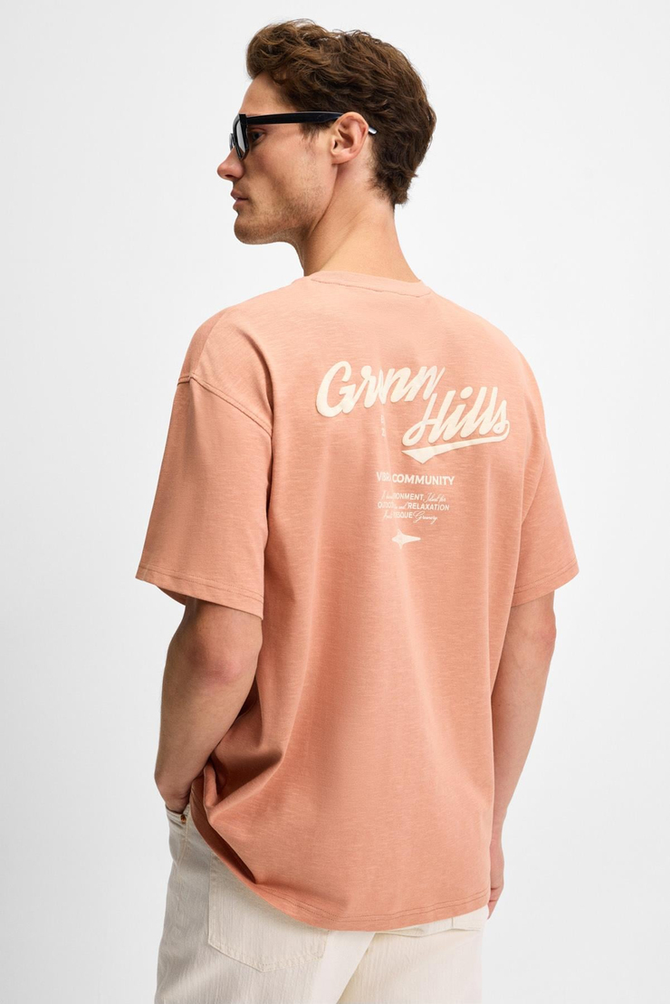 GRENN Erkek Ön Baskı ve Nakış Detaylı Oversize Kısa Kol Organik Pamuıklu Kiremit Rengi T-Shirt