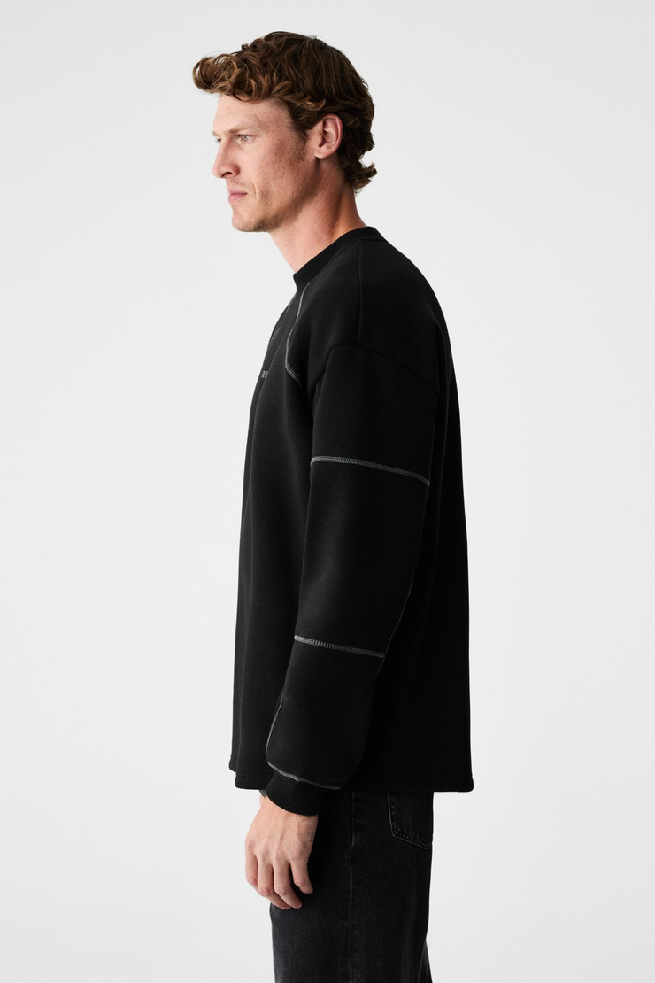HAL Erkek Yuvarlak Yaka Önünde Ve Kollarında Süs Dikiş Detaylı Baskılı Regular Fit Siyah Sweatshirt