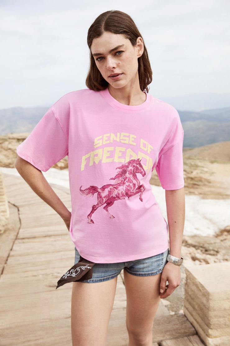 IRATI Kadın Yumuşak Kumaşlı %100 Organik Pamuklu Baskı Detaylı Oversize Pembe T-Shirt