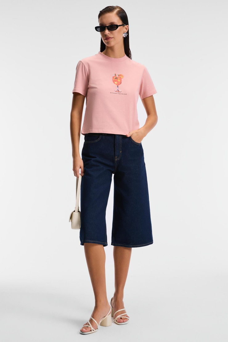 IVONNE Kadın Cocktail Baskı Desenli Kısa Kollu Organik Pamuklu Bisiklet Yaka Crop Pembe T-Shirt