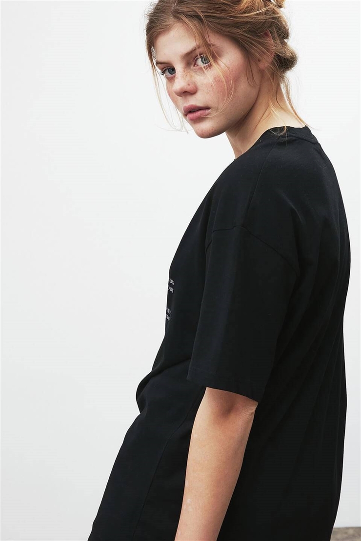 IVY Kadın Siyah Baskılı Yuvarlak Yaka Oversize T-Shirt