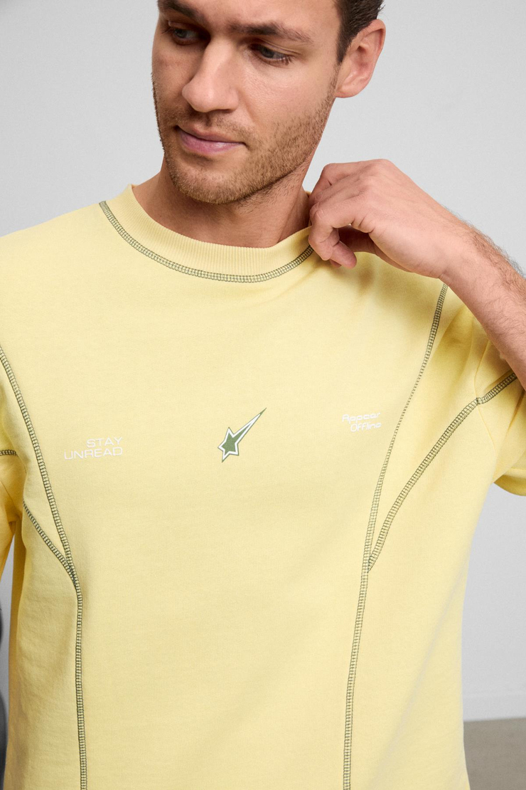 JACINTO Erkek Bisiklet Yakalı Pamuklu Kontrast Dikiş Ve Baskı Detaylı Oversıze Sarı T-Shirt