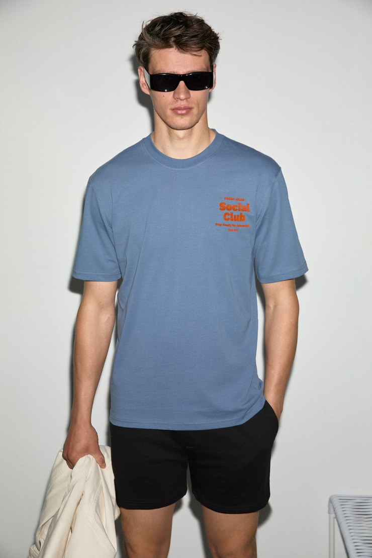 JUMILLA Erkek %100 Pamuk Yumuşak Kumaşlı Baskılı Yuvarlak Yaka İndigo T-Shirt