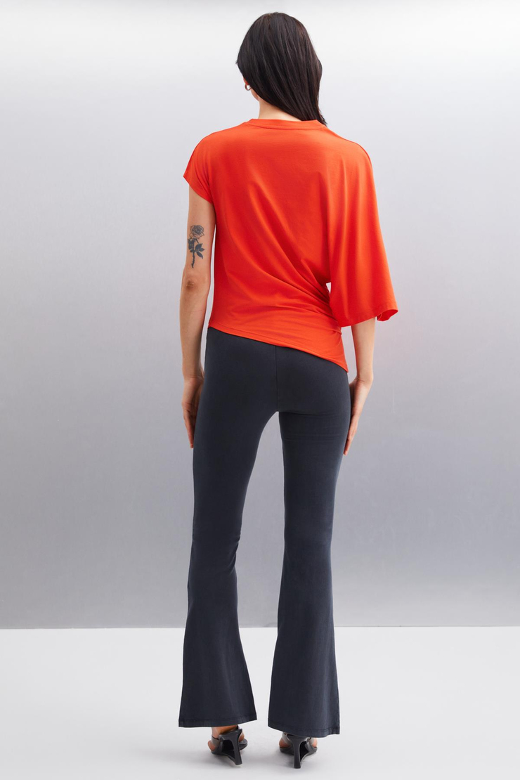 KATIE Asimetrik Relaxed Kırmızı Tekli T-Shirt