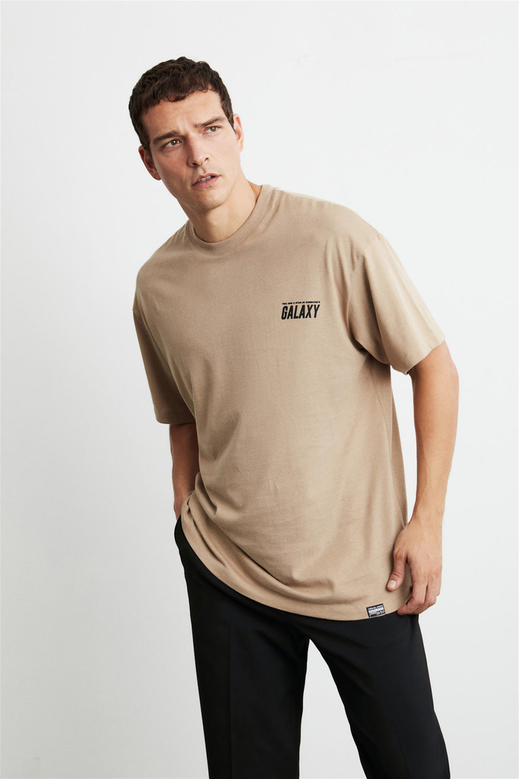 MAXIMUS Erkek Bej Baskılı Yuvarlak Yaka Oversize T-Shirt