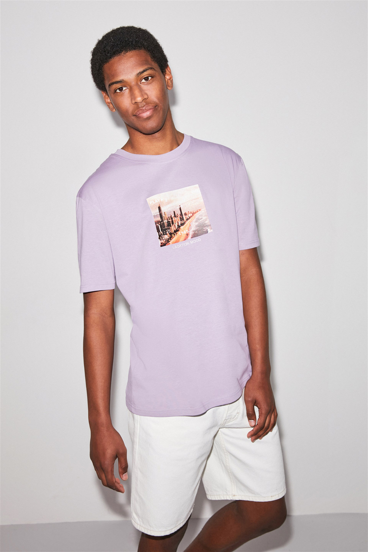 MEMORY Erkek Lila Baskılı ve Nakışlı Yuvarlak Yaka Regular Fit T-Shirt