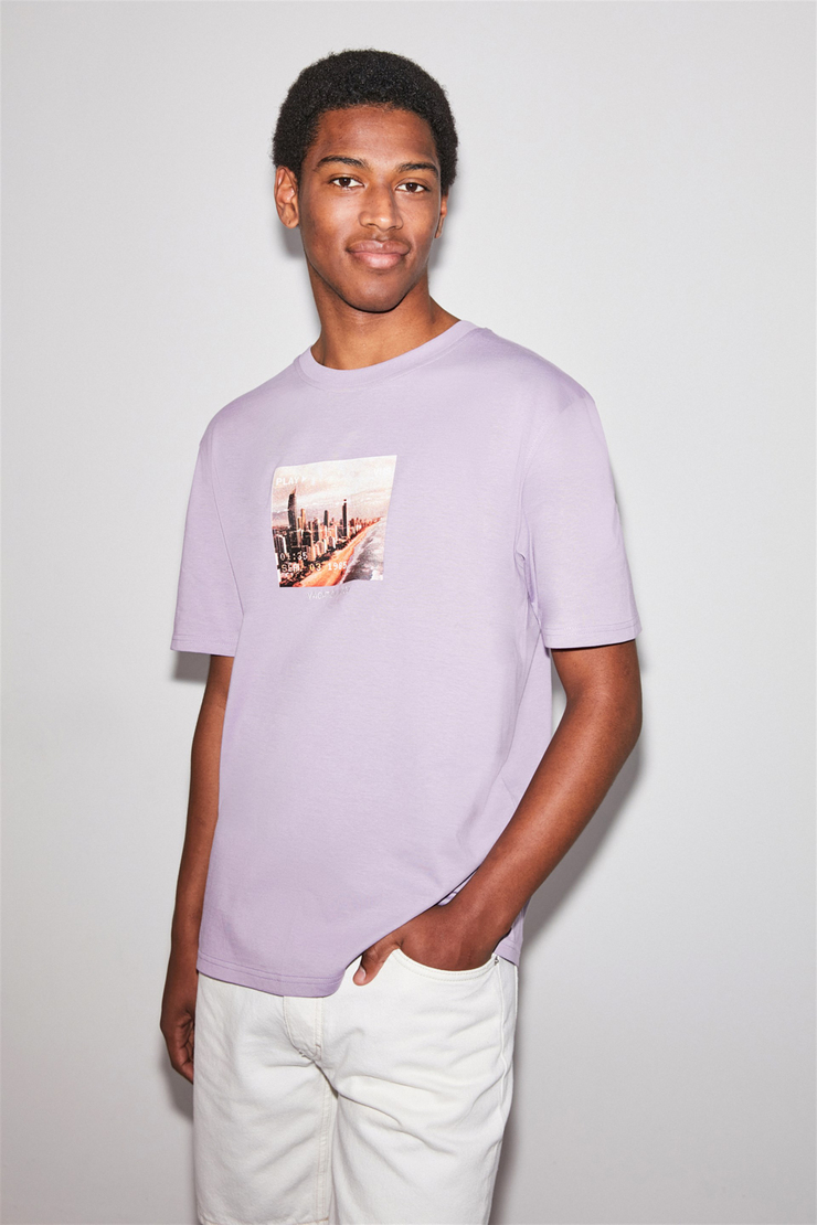 MEMORY Erkek Lila Baskılı ve Nakışlı Yuvarlak Yaka Regular Fit T-Shirt