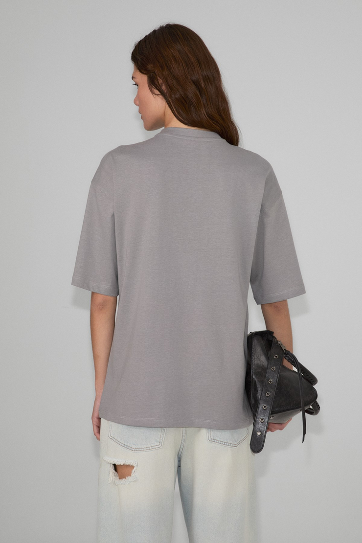 MILLIE Kadın %100 Organik Pamuklu Oversize Kalıp Bol Kesim Baskı ve Nakış Detaylı Gri T-Shirt