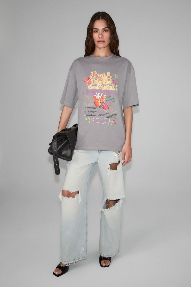 MILLIE Kadın %100 Organik Pamuklu Oversize Kalıp Bol Kesim Baskı ve Nakış Detaylı Gri T-Shirt