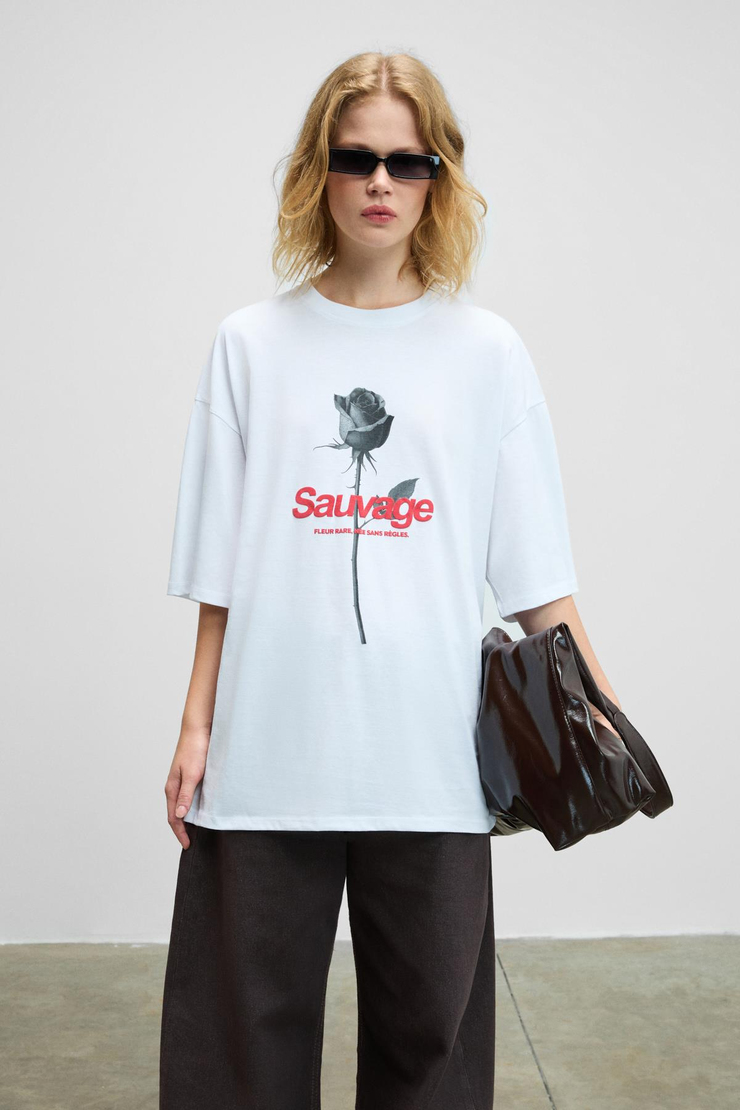 MOKILA Kadın Yumuşak Ve Esnek Kumaşlı Baskı Detaylı Bisiklet Yakalı Beyaz T-Shirt