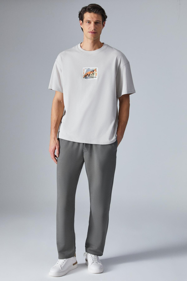 MONGOLIA Erkek Baskı Detaylı %100 Organik Pamuk Bisiklet Yaka Kısa Kol Comfort Bej T-Shirt