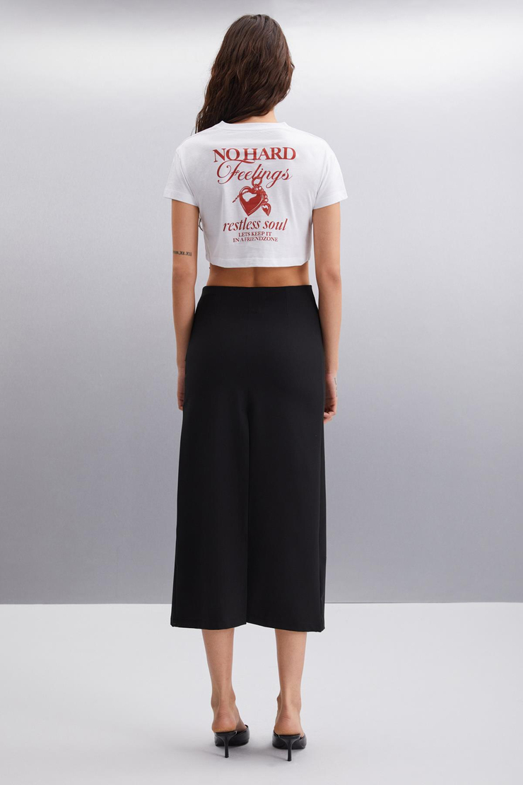 MORAN  Crop Beyaz - Kırmızı Baskılı Tekli T-Shirt