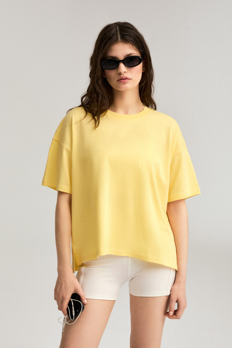 NAYSA Kadın %100 Organik Pamuk Relaxed Fit Yırtmaçlı Yuvarlak Yakalı Sarı T-Shirt